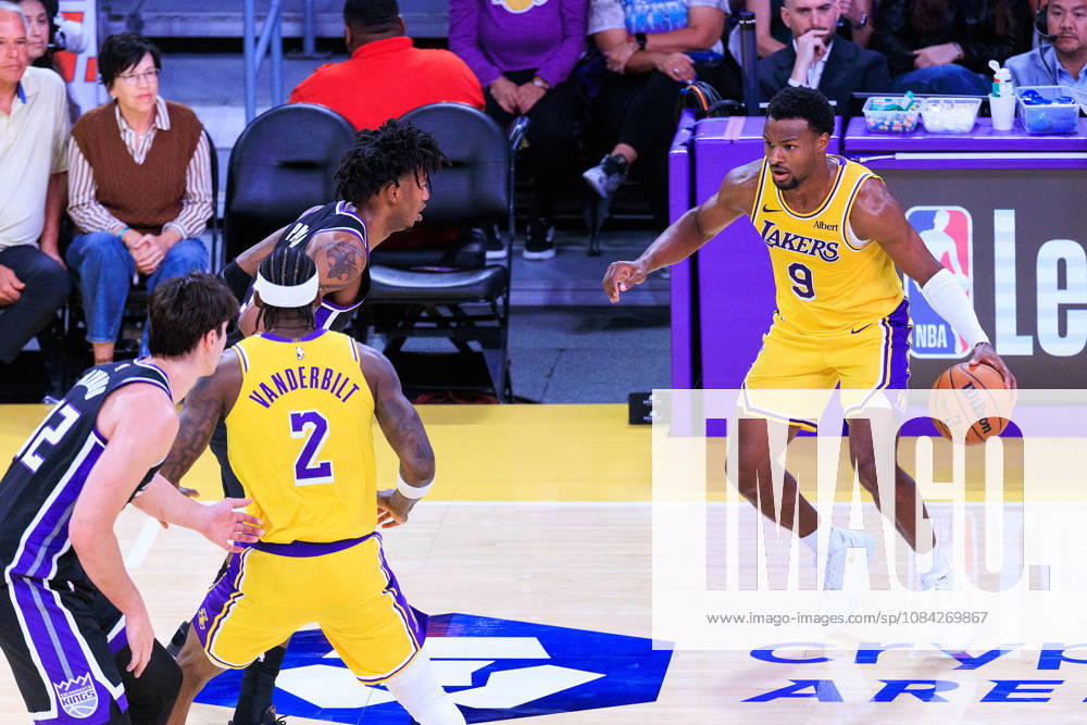 Bronny James 9 of the Los Angeles Lakers with the ball during a preseason NBA, Basketball Herren, USA game against the Sacramento Kings on Thursday October 8, 2026 at Crypto.com Arena in Los Angeles, California. Lakers defeat Kings, 114 -110. JAVIER ROJAS PI Lakers Vs. Kings - ZUMAp124 20261008_zaa_p124_058