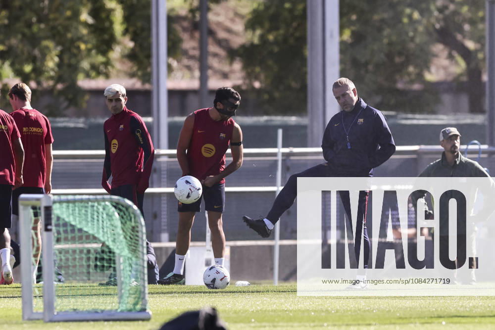 Hansi Flick, Head Coach, Pedri and Eric Garcia during the training day of FC Barcelona, Barca ahead the Spanish League, Laliga EA Sports, football match against Getafe CF at Ciudad Esportiva Joan Gamper on October 09, 2026 in Sant Joan Despi, Barcelona, Spain. FC Barcelona Training And press conference, PK, Pressekonferenz - LaLiga EA Sports - ZUMAa181 20261009_zaa_a181_021