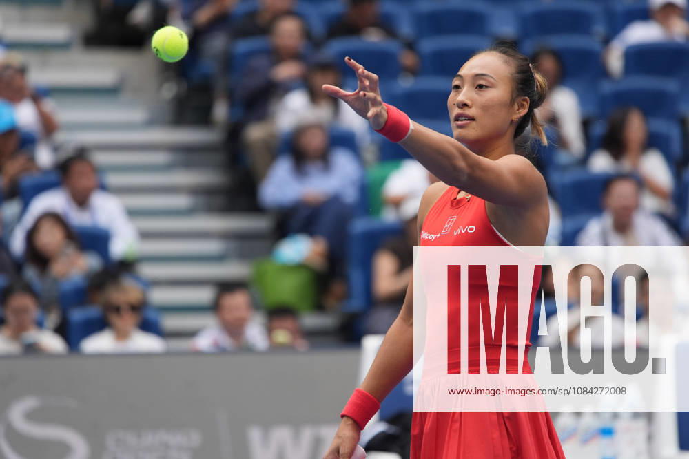 (261009) -- BEIJING, Oct. 9, 2026 -- Zheng Qinwen of China catches the ball during the women s singles quarterfinal match between Zheng Qinwen of China and Elina Svitolina of Ukraine at 2026 China Open tennis tournament in Beijing, China, Oct. 9, 2026. ) (SP)CHINA-BEIJING-TENNIS-CHINA OPEN-WOMEN S SINGLES (CN) XiexHan