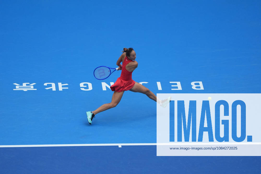 (261009) -- BEIJING, Oct. 9, 2026 -- Zheng Qinwen of China hits a return during the women s singles quarterfinal match between Zheng Qinwen of China and Elina Svitolina of Ukraine at 2026 China Open tennis tournament in Beijing, China, Oct. 9, 2026. ) (SP)CHINA-BEIJING-TENNIS-CHINA OPEN-WOMEN S SINGLES (CN) XiexHan