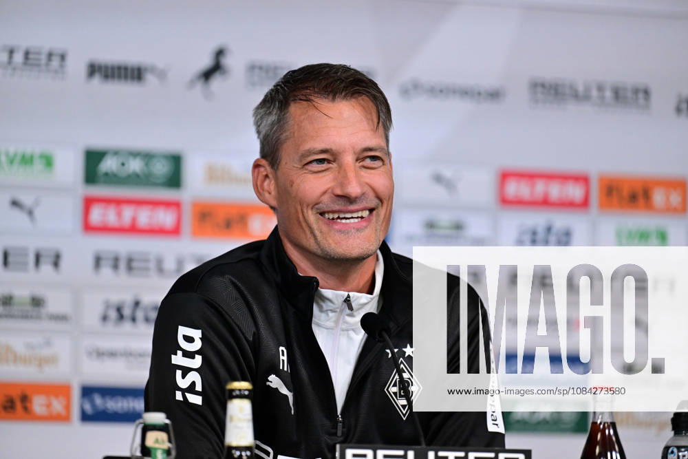 Moenchengladbach; Fussball, Herren, Saison 2026 2027, Pressekonferenz Borussia Moenchengladbach vor dem Spiel beim 1. FC Koeln Freut sich auf das Derby, Alexander Blessin (Trainer Gladbach) DFL regulations prohibit any use of photographs as image sequences and or quasi-video. ista-Borussia-Park Nordrhein-Westfalen Deutschland
