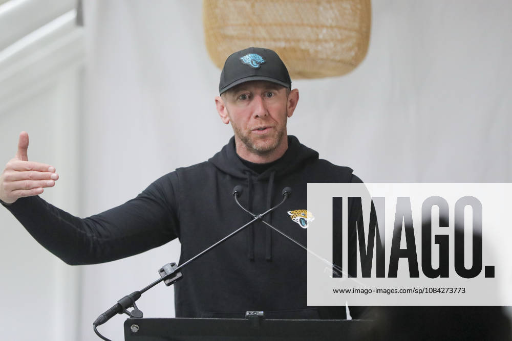 Head Coach Liam Coan of the Jacksonville Jaguars at pre training interview during the Jacksonville Jaguars team practise and media as part of the London NFL, American Football Herren, USA Series 2026, at the Grove, Chandler’s Cross, Hertfordshire, England, on 09 October 2026. Jody Demay - Davies SPP