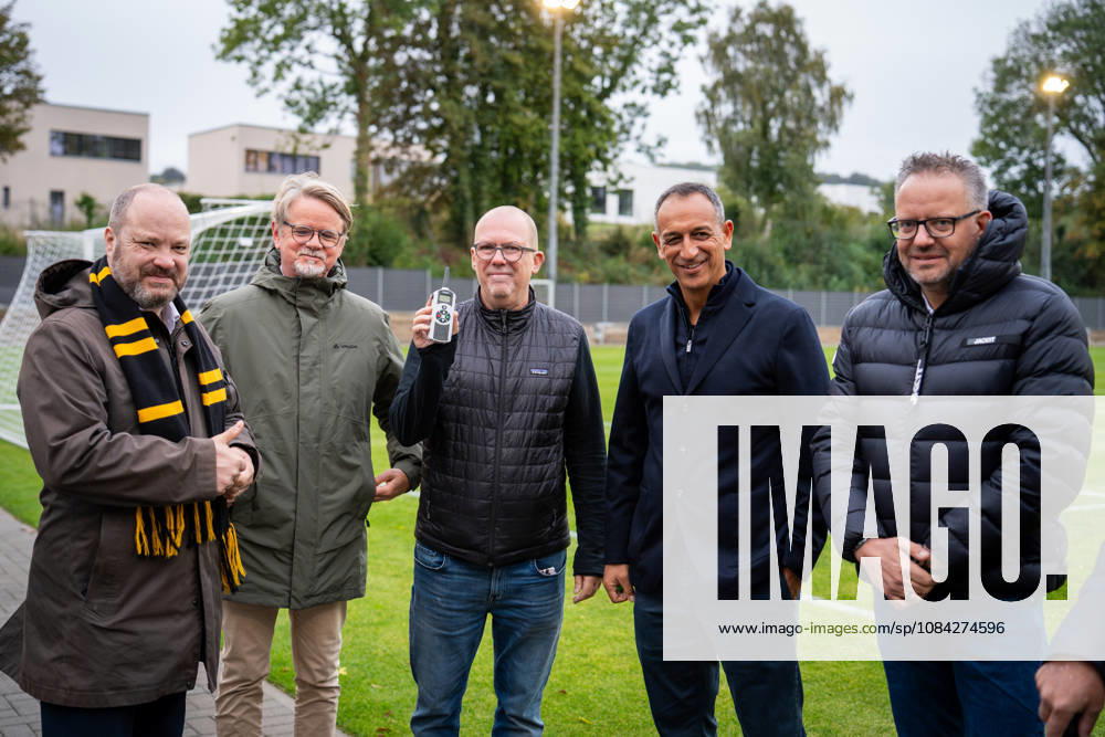 Dr. Dirk Kall (Kaufmaennischer Geschaeftsfuehrer, Alemannia Aachen), Rachid Azzouzi (Geschaeftsfuehrer Alemannia Aachen) und Bjoern Jansen (Alemannia Aachen, Praesident), Oberbuergermeister Marcel Ziemons und Carsten Staadt (Aufsichtsrat ASB) TSV Alemannia Aachen Eroeffnung des neuen Trainigsplatzes, Saison 2026 2027, 09.10.2026 TSV Alemannia Aachen Eroeffnung des neuen Trainigsplatzes, Saison 2026 2027, 09.10.2026 Aachen