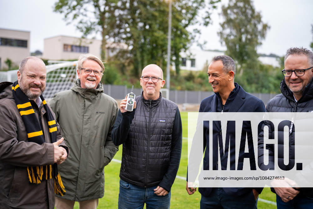 Dr. Dirk Kall (Kaufmaennischer Geschaeftsfuehrer, Alemannia Aachen), Rachid Azzouzi (Geschaeftsfuehrer Alemannia Aachen) und Bjoern Jansen (Alemannia Aachen, Praesident), Oberbuergermeister Marcel Ziemons und Carsten Staadt (Aufsichtsrat ASB) TSV Alemannia Aachen Eroeffnung des neuen Trainigsplatzes, Saison 2026 2027, 09.10.2026 TSV Alemannia Aachen Eroeffnung des neuen Trainigsplatzes, Saison 2026 2027, 09.10.2026 Aachen