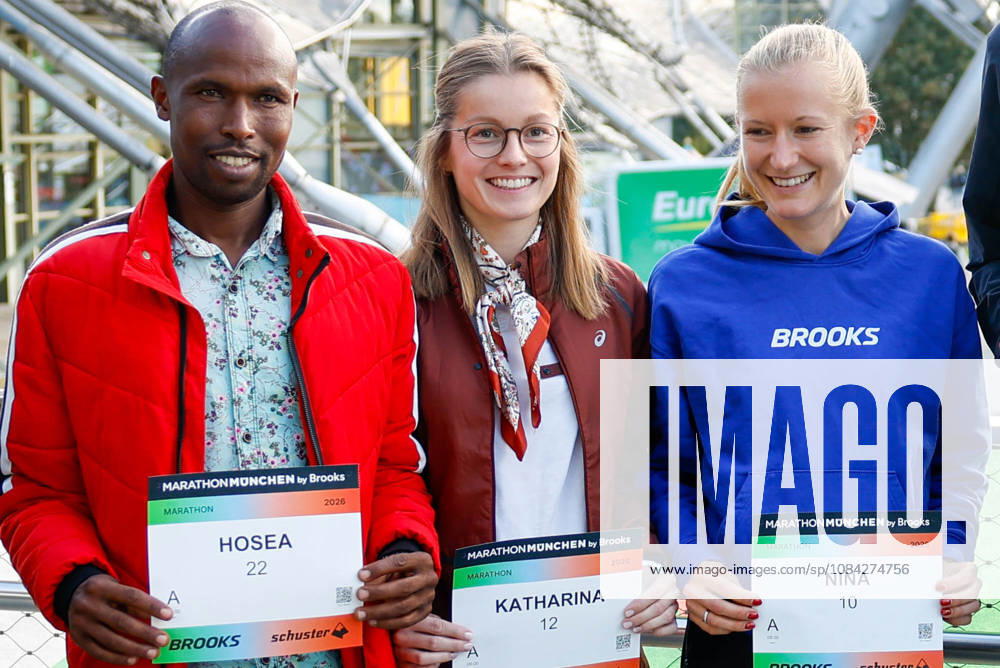 Pressekonferenz München Marathon 2026; München, 09.10.2026 Hosea Tuwei (KEN), Katharina Saathoff (GER), Nina REUTER (GER),beim Gruppenfoto bei der Pressekonferenz München Marathon 2026; München