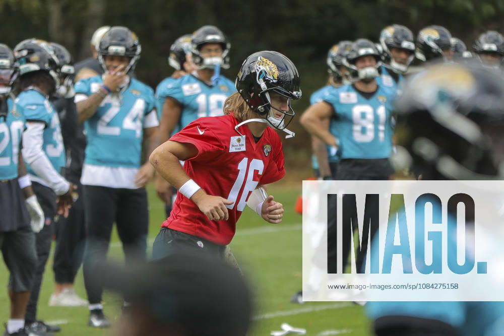 Trevor Lawrence of the Jacksonville Jaguars training with the team during the Jacksonville Jaguars team practise and media as part of the London NFL, American Football Herren, USA Series 2026, at the Grove, Chandler’s Cross, Hertfordshire, England, on 09 October 2026. Jody Demay - Davies SPP