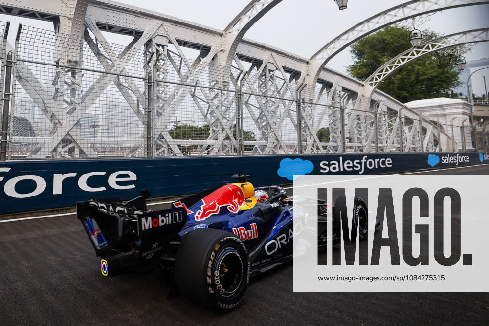 F1 - SINGAPORE GRAND PRIX 2026 03 VERSTAPPEN Max (nld), Red Bull Racing Ford RB22, action during the 2026 Formula 1 Singapore Grand Prix, 17th round of the 2026 Formula One World Championship, WM, Weltmeisterschaft from October 9 to 11, 2026 on the Marina Bay Street Circuit, in Singapore, Singapore - SingaporeSingapore