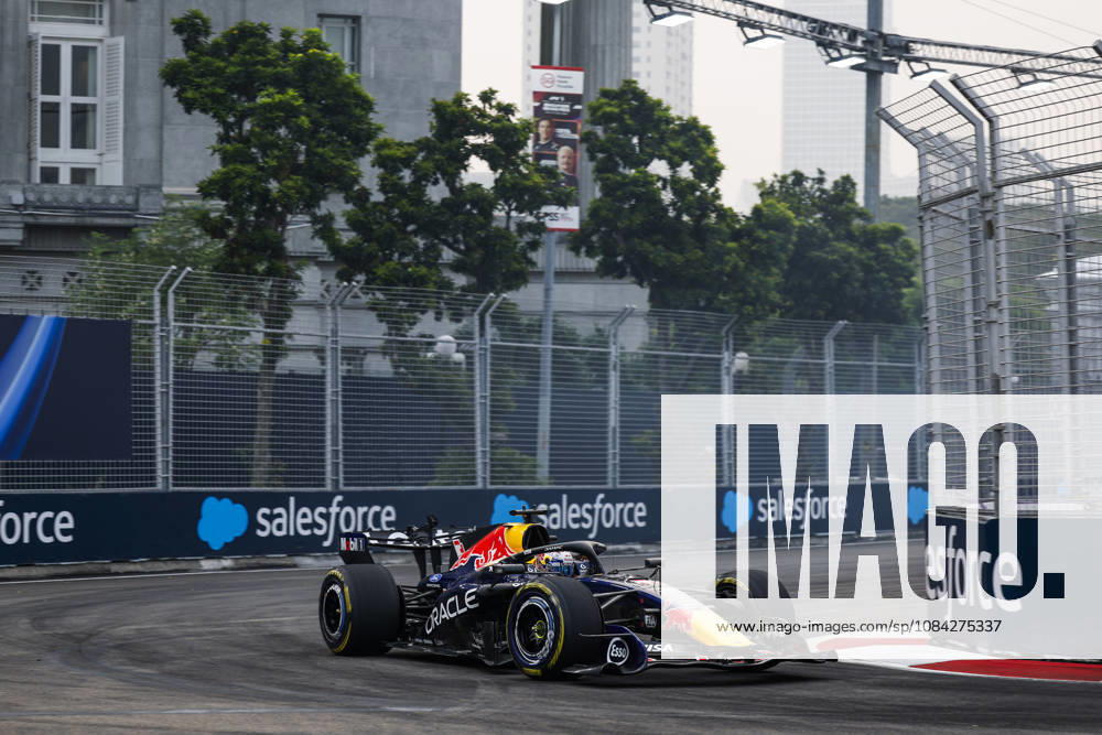 F1 - SINGAPORE GRAND PRIX 2026 03 VERSTAPPEN Max (nld), Red Bull Racing Ford RB22, action during the 2026 Formula 1 Singapore Grand Prix, 17th round of the 2026 Formula One World Championship, WM, Weltmeisterschaft from October 9 to 11, 2026 on the Marina Bay Street Circuit, in Singapore, Singapore - SingaporeSingapore