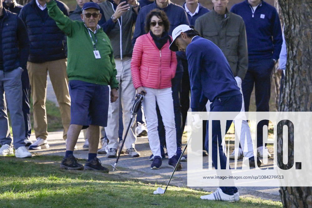 MARCO PENGE of England hitting the ball out of the rough during the Open de Espao±a presented by Madrid at Club de Campo Villa de Madrid on October 09, 2026 in Madrid, Spain. Open GOLF De Spain Presented By Madrid - 10.09.26 (Second Day) - ZUMAc312 20261009_zsp_c312_126