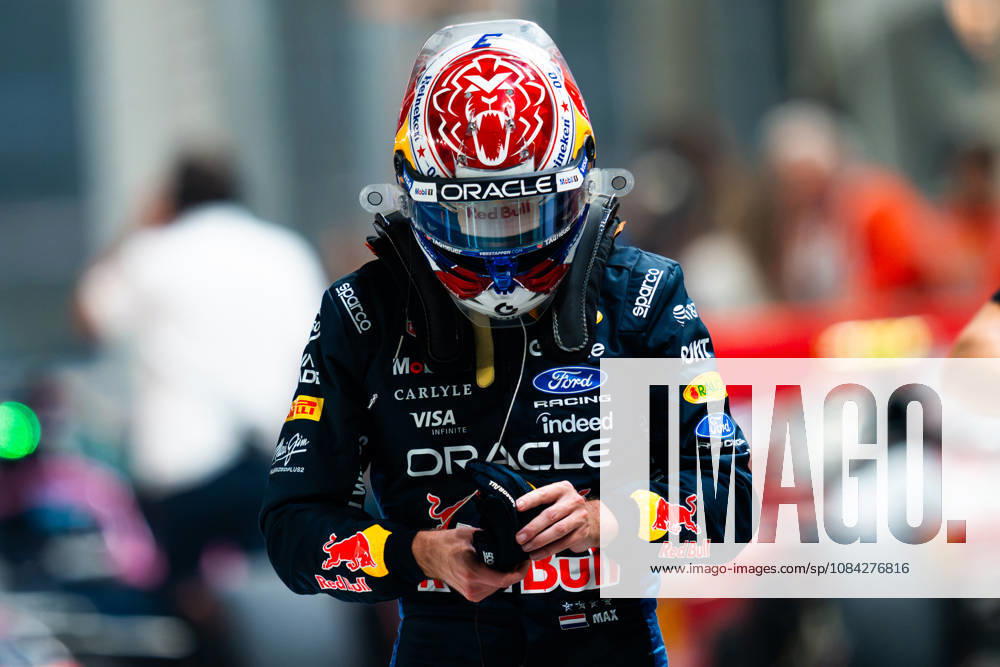 Formula 1 Singapore Airlines Singapore Grand Prix 2026 Levi Erb OVERTAKE MAXPPP - Singapore 09 10 2026 03 VERSTAPPEN Max (nld), Oracle Red Bull Racing, portrait pole position at the Formula 1 Singapore Airlines Singapore Grand Prix 2026, the 16th round of the 2026 FIA Formula 1 World Championship, WM, Weltmeisterschaft at the Marina Bay Street Circuit in Singapore, from 08 to 11 October 2026 Singapore Marina Bay Street Circuit Singapore