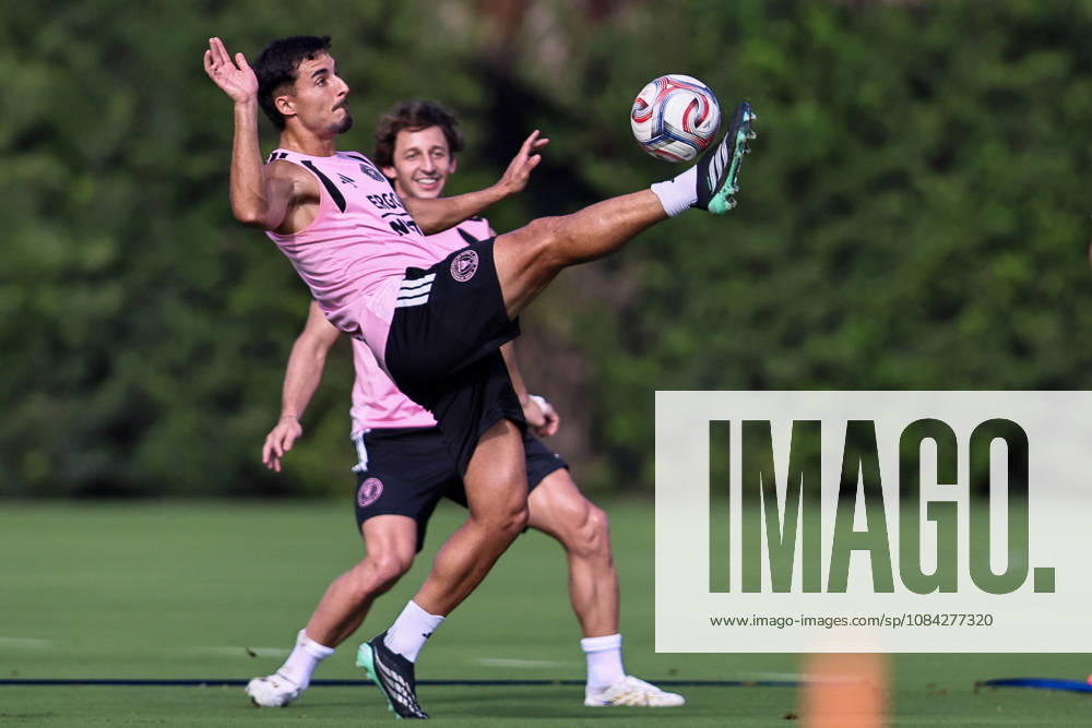 FORT LAUDERDALE, FL - OCTOBER 09: Inter Miami CF defender Gonzalo Lujan (2) controls a ball during an Inter Miami Training Session at Florida Blue Training Center on October 09, 2026 in Fort Lauderdale, Florida.(Photo by Chris Arjoon Icon Sportswire). SOCCER: OCT 09 Inter Miami CF Training Icon2610090000019