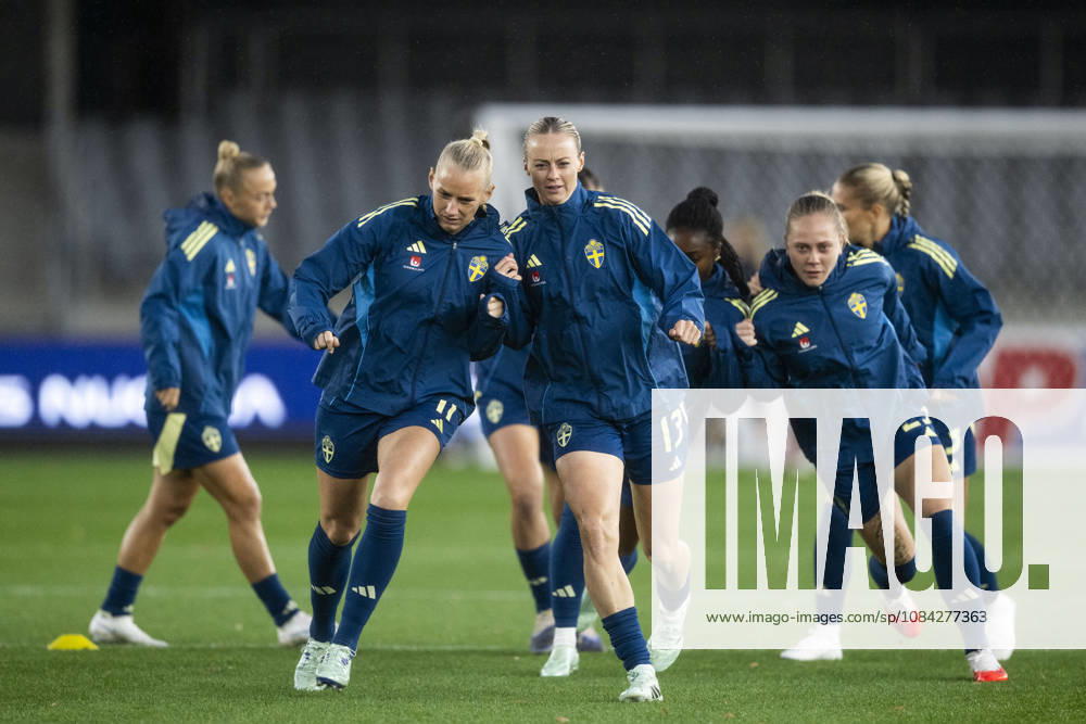 Stina Blackstenius and Amanda Ilestedt of Sweden ahead of the FIFA Women s World Cup qualifier play-off football match between Lithuania and Sweden on October 9, 2026 in Kaunas. Photo: Mathias Bergeld BILDBYRAN kod MB MB1418 fotboll football soccer fotball vm-kval kval fifa womens world cup qualifier qualifier playoff lithuania sverige sweden dam bbeng play-off