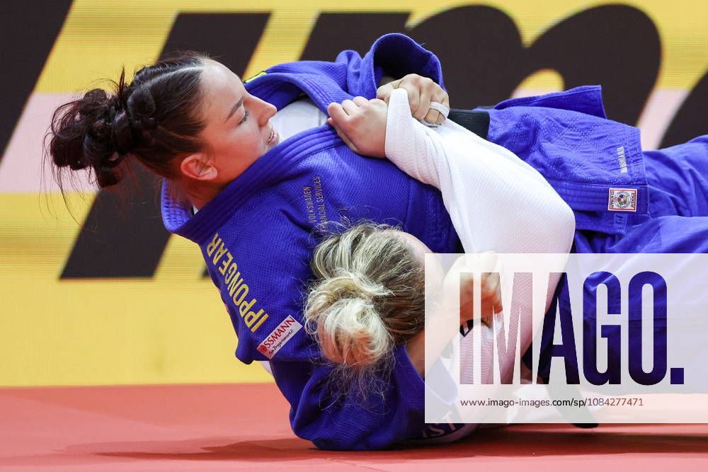 AZERBAIJAN, BAKU - OCTOBER 9, 2026: Yael van Heemst (bottom) of the Netherlands and Anna Monta Olek of Germany compete in their -78 kg bout as part of the 2026 World Judo Championships at the National Gymnastics Arena. Mikhail Sinitsyn TASS 98995201