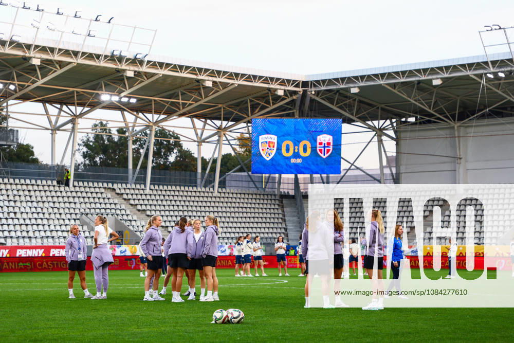 Women s World Cup Qualifier: Romania vs. Norway, Bucharest, October 9, 2026—The Norwegian women’s national team is ready on the field for kickoff in the World Cup qualifying soccer match between Romania and Austria at Stadionul Arcul de Triumf in Bucharest. Photo by Nikola Krstic, NTB, Bucharest, Romania. . RESTRICTED USE FOR BETTING COMPANIES