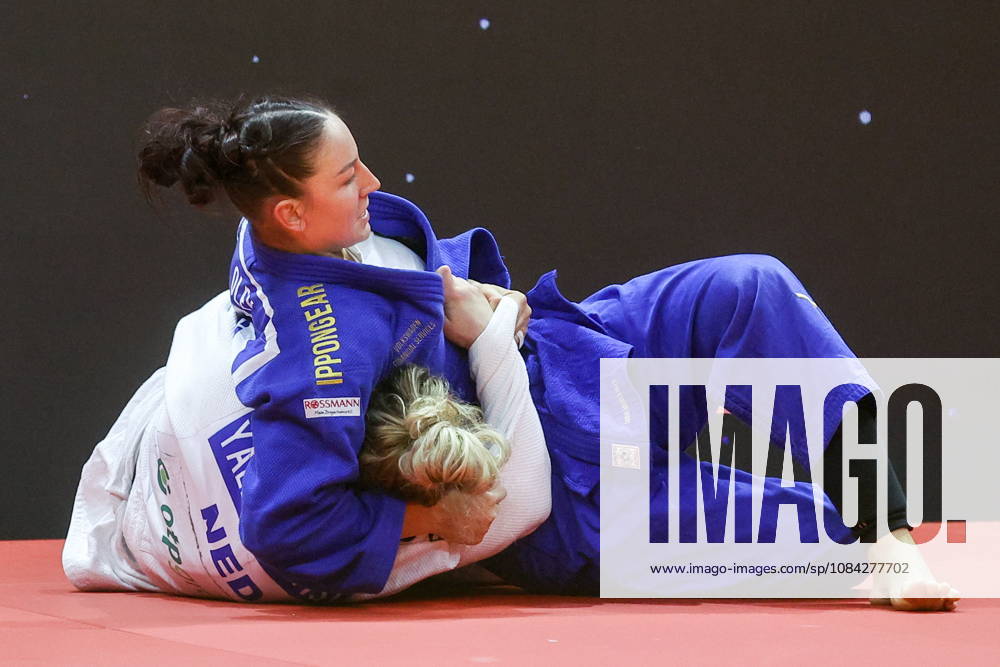 AZERBAIJAN, BAKU - OCTOBER 9, 2026: Yael van Heemst (bottom) of the Netherlands and Anna Monta Olek of Germany compete in their -78 kg bout as part of the 2026 World Judo Championships at the National Gymnastics Arena 2026 World Judo Championships In Baku - ZUMAt113 20261009_zaa_t113_701