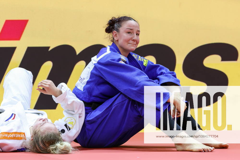 AZERBAIJAN, BAKU - OCTOBER 9, 2026: Anna Monta Olek (seated) of Germany and Yael van Heemst of the Netherlands are pictured after their -78 kg bout as part of the 2026 World Judo Championships at the National Gymnastics Arena 2026 World Judo Championships In Baku - ZUMAt113 20261009_zaa_t113_703