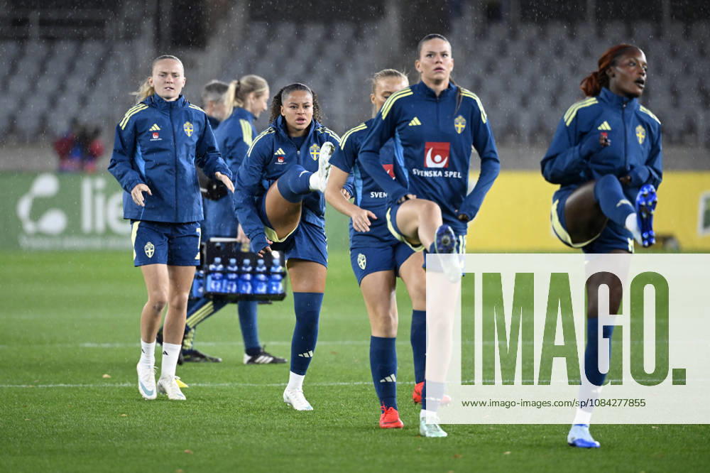KAUNAS, LITHUANIA 20261009 Felicia Schröder warms up for Friday s football match, World Cup playoff, between Lithuania and Sweden at Dariaus ir Girà no stadionas.