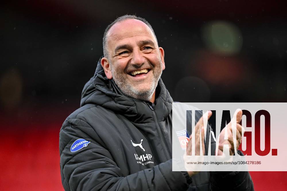 Trainer Frank Schmidt (1. FC Heidenheim 1846) gestikuliert, gestik waehrend des spiels der 2. Bundesliga zwischen 1. FC Heidenheim und 1. FC Kaiserslautern, Voith-Arena am 09. October 2026 in Heidenheim an der Brenz, Deutschland. (Foto von Harry Langer DeFodi Images) +++ Trainer Frank Schmidt (1. FC Heidenheim 1846) gestures during the 2nd Bundesliga match between 1. FC Heidenheim and 1. FC Kaiserslautern at Voith-Arena on October 9, 2026 in Heidenheim an der Brenz, Germany. (Photo by Harry Langer DeFodi Images) DFB DFL REGULATIONS PROHIBIT ANY USE OF PHOTOGRAPHS AS IMAGE SEQUENCES AND OR QUASI-VIDEO. (Photo by Harry Langer DeFodi Images) DFB DFL REGULATIONS PROHIBIT ANY USE OF PHOTOGRAPHS AS IMAGE SEQUENCES AND OR QUASI-VIDEO. -