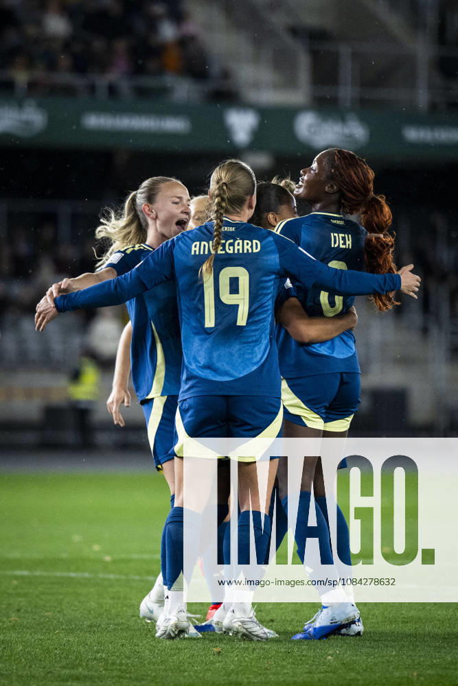 Matilda Vinberg, Anna Anvegard, Evelyn Ijeh and Felicia Schröder of Sweden celebrates after 0-1 during the FIFA Women s World Cup qualifier play-off football match between Lithuania and Sweden on October 9, 2026 in Kaunas. Photo: Mathias Bergeld BILDBYRAN kod MB MB1418 fotboll football soccer fotball vm-kval kval fifa womens world cup qualifier qualifier playoff lithuania sverige sweden dam bbeng play-off jubel