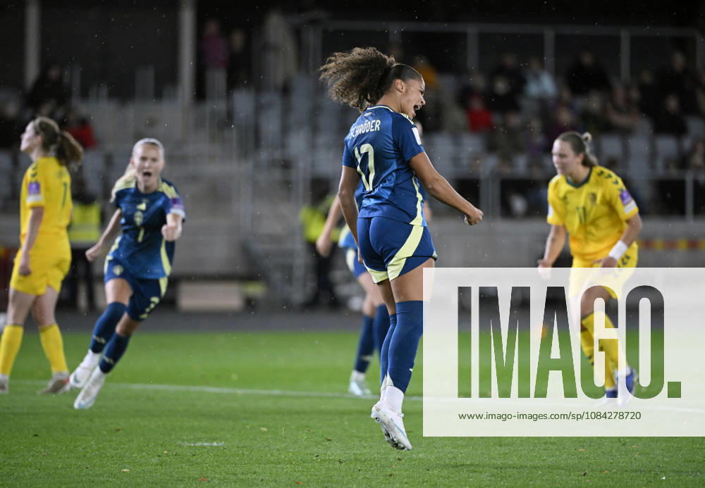 KAUNAS, LITHUANIA 20261009 Sweden s Felicia Schröder celebrates after scoring a 0-1 penalty during Friday s World Cup playoff soccer match between Lithuania and Sweden at Dariaus ir Girà no Stadium.