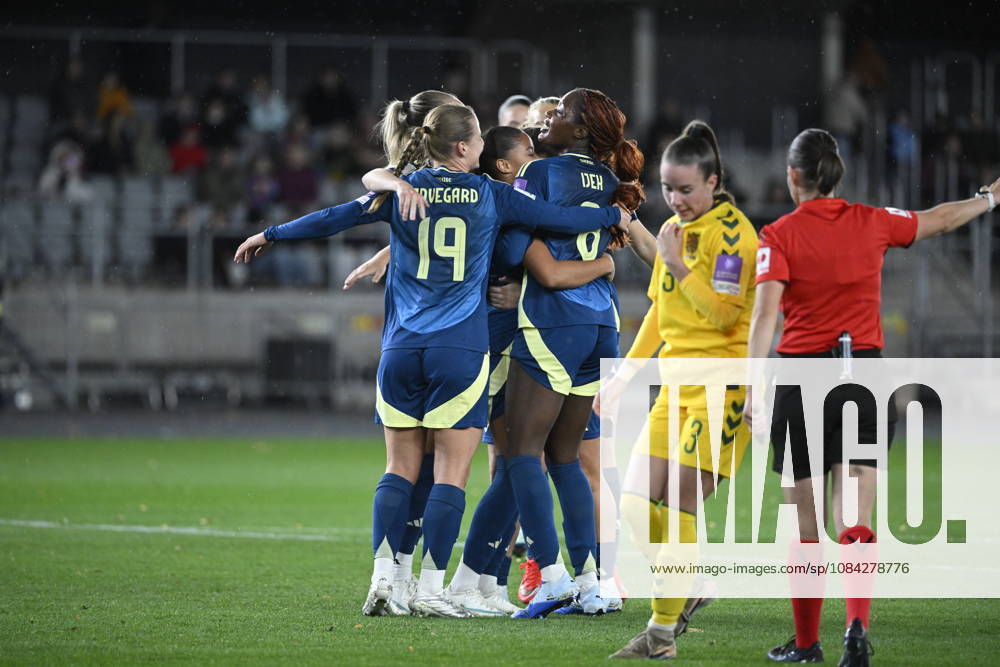 KAUNAS, LITHUANIA 20261009 Sweden s Felicia Schröder celebrates after scoring a 0-1 penalty during Friday s World Cup playoff soccer match between Lithuania and Sweden at Dariaus ir Girà no Stadium.