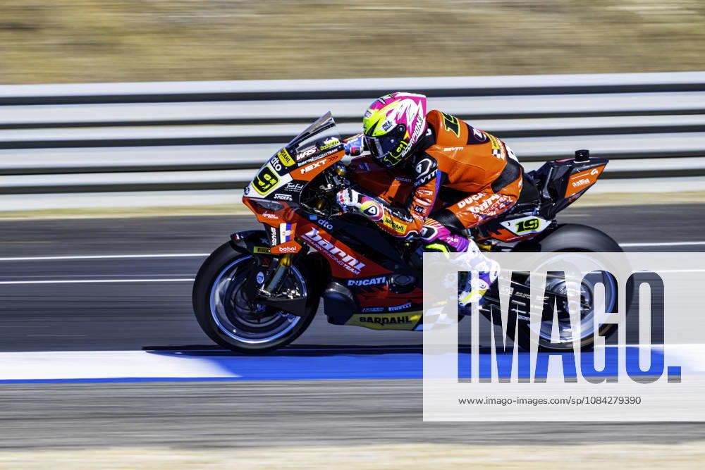 Alvaro Bautista of Barni Spark Racing Team in action during the Free Practice 2 of the FIM Superbike World Championship, WM, Weltmeisterschaft at Circuito Estoril on October 9, 2026 in Cascais, Portugal. Motorsports 2026: WorldSBK - Tissot Estoril Round - ZUMAr200 20261009_zsp_r200_020
