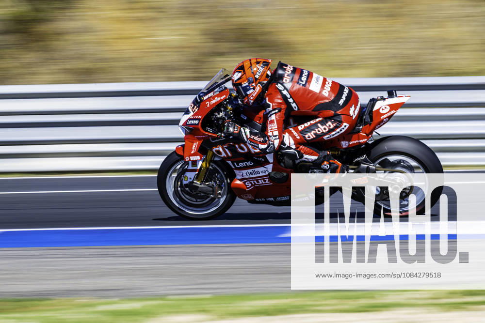 Iker Lecuona of Aruba.It Racing - Ducati in action during the Free Practice 2 of the FIM Superbike World Championship, WM, Weltmeisterschaft at Circuito Estoril on October 9, 2026 in Cascais, Portugal. Motorsports 2026: WorldSBK - Tissot Estoril Round - ZUMAr200 20261009_zsp_r200_025