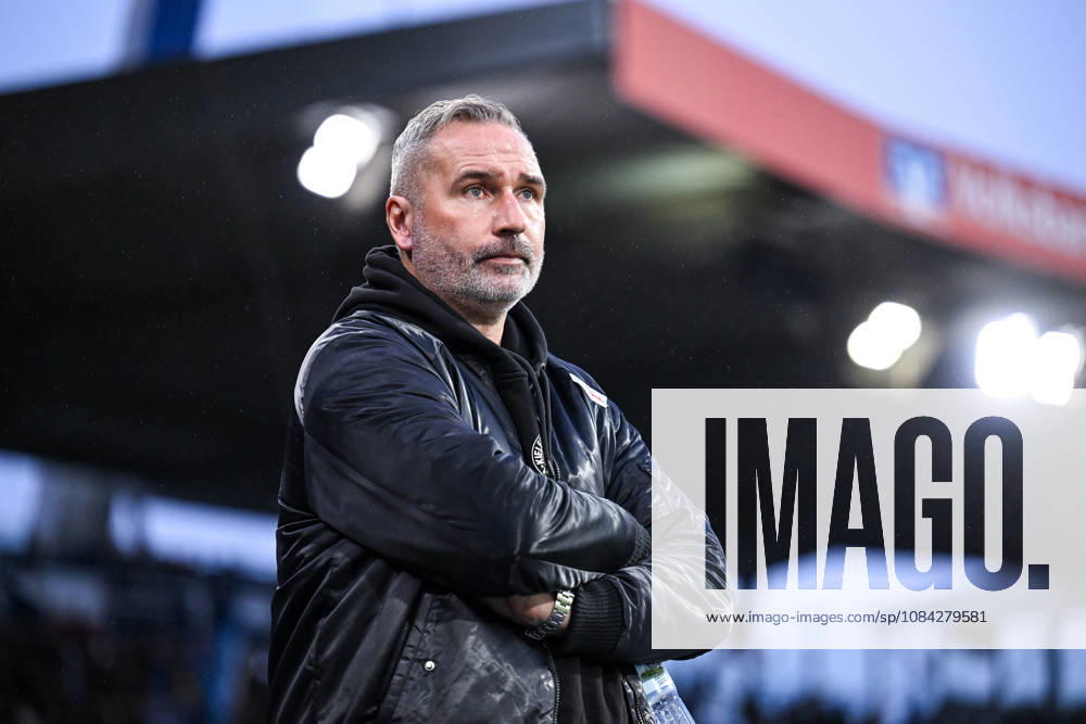 Fussball, 2. Bundesliga, Eintracht Braunschweig - Holstein Kiel, Trainer Tim Walter (Holstein Kiel) xRHR-FOTO DEx