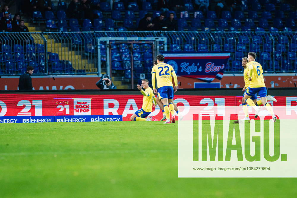 2. Bundesliga: Eintracht Braunschweig vs. Holstein Kiel, 09.10.2026 Zurückgenommenes Tor zum vermeintlichen 1:0 durch Jan Urbich (Eintracht Braunschweig, 27); Fußball, 2. Bundesliga, 7. Spieltag: Eintracht Braunschweig vs. Holstein Kiel am 09.10.2026 im Eintracht-Stadion, Braunschweig DFL REGULATIONS PROHIBIT ANY USE OF PHOTOGRAPHS AS IMAGE SEQUENCES AND OR QUASI-VIDEO.