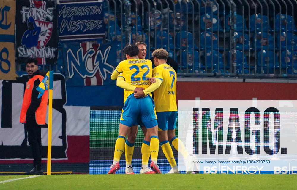 Deutschland: Fussball 2. Bundesliga 2026 2027, 7. Spieltag - Eintracht Braunschweig vs Holstein Kiel - Eintracht-Stadion (Braunschweig): Tor und Torjubel zum Jan Urbich (Eintracht Braunschweig, 27)