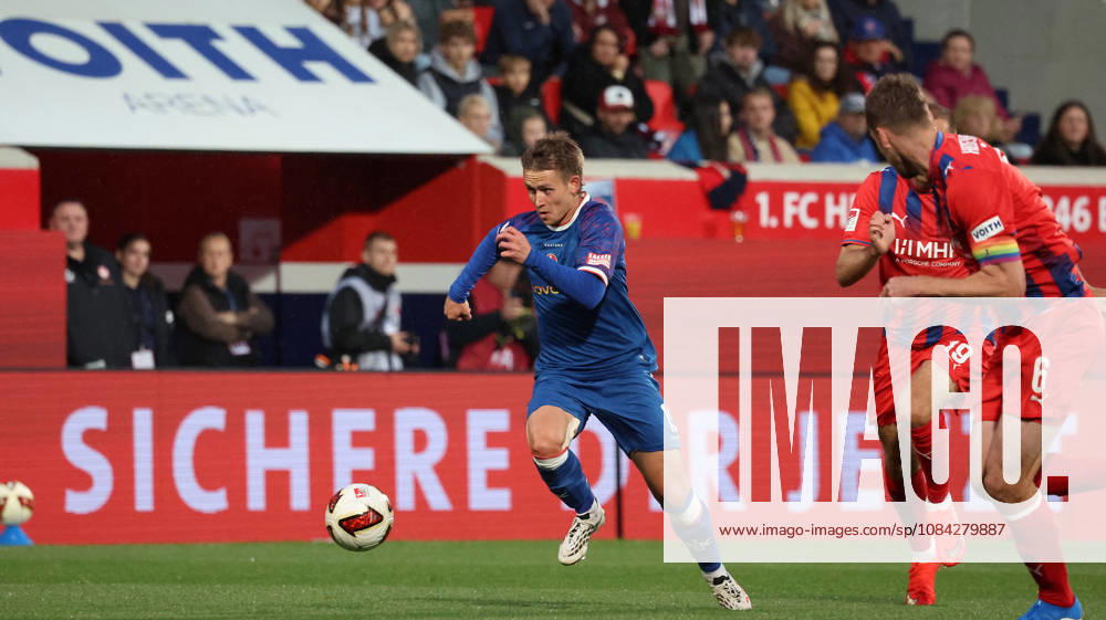 Fussball 2.Bundesliga, 1.FC Heidenheim - 1.FC Kaiserslautern v.l. Naatan Skyttä Skyttae (1.FC Kaiserslautern) Heidenheim