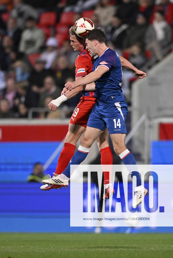 Kopfballduell Zweikampf Aktion Mikkel Kaufmann 1. FC Heidenheim 1846 FCH (29) gegen Jacob Rasmussen 1. FC Kaiserslautern FCK (14) 1. FC Heidenheim 1846 FCH vs 1. FC Kaiserslautern 09.10..2026 DFL REGULATIONS PROHIBIT ANY USE OF PHOTOGRAPHS AS IMAGE SEQUENCES AND OR QUASI-VIDEO 1. FC Heidenheim 1846 FCH vs 1. FC Kaiserslautern