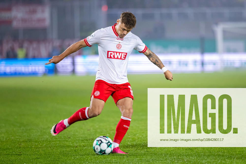 Jannik Hofmann (Rot-Weiss Essen, 37) am Ball GER, SC Preussen Muenster vs. Rot-Weiss Essen, Fussball, 3. Liga, 8. Spieltag, Spielzeit 2026 2027, 09.10.2026 DFL Regulations prohibit any use of photographers as image sequences and or quasi-video. GER, SC Preussen Muenster vs. Rot-Weiss Essen, Fussball, 3. Liga, 8. Spieltag, Spielzeit 2026 2027, 09.10.2026 Muenster