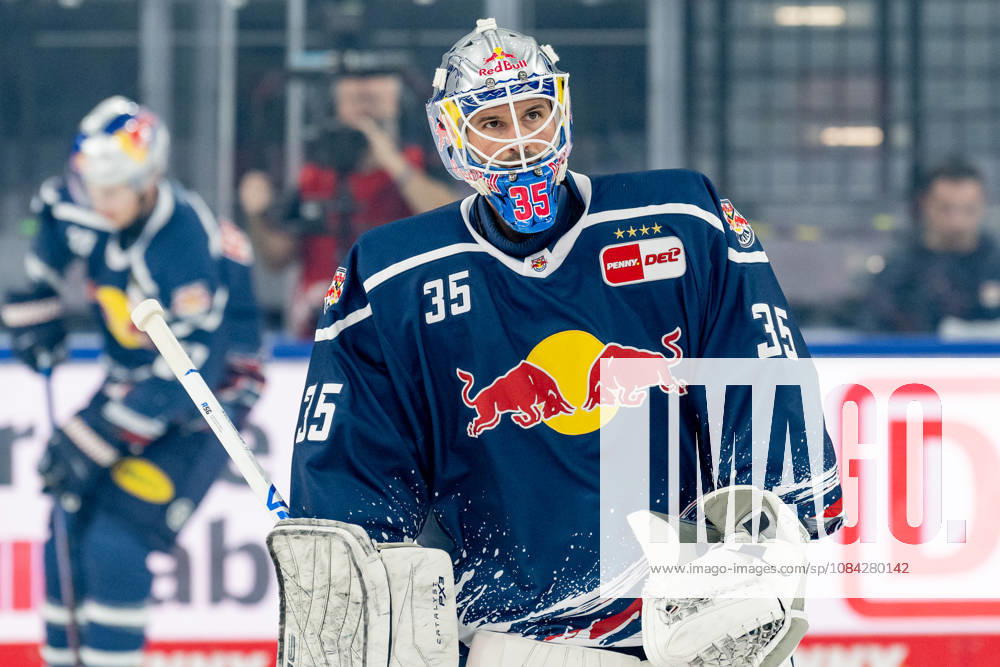 Mathias Niederberger (Torwart, EHC Red Bull Muenchen, 35) beim Warmup GER, EHC Red Bull Muenchen vs. ERC Ingolstadt, DEL, Saison 2026 2027, 7. Spieltag, 09.10.2026. Foto: HMB Media Franz Feiner