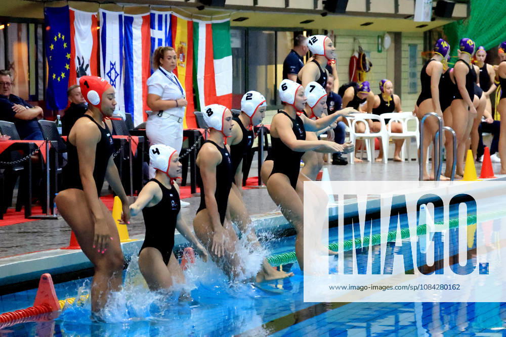 GER, DEU, Deutschland Wasserball Frauen ,Wasserbal Champion League Qualifikation, Saison 2026, Berlin, Spandau 04 vs. UVSE Spandauer-Spielerkreis, Sprung ins Wasser nordphoto GmbH Engler Berlin Schwimmhalle-Schoeneberg Berlin Deutschland