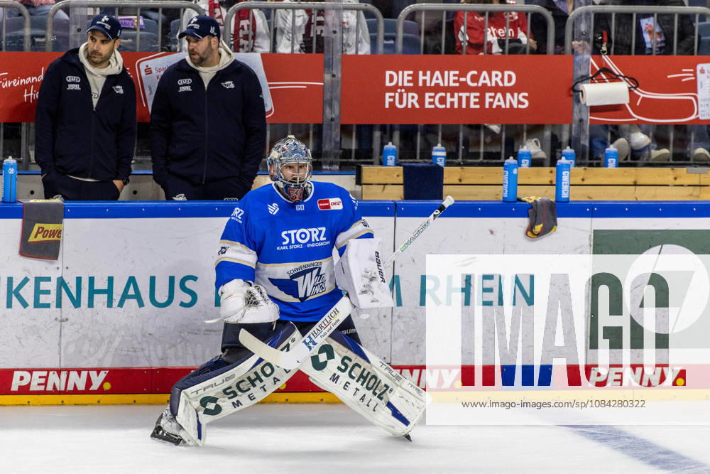 Joacim Eriksson (Schwenninger Wild Wings, 60) konzentriert beim Warmup Koelner Haie vs. Schwenninger Wild Wings, Eishockey, Penny DEL, Spieltag 07, 2026 2027, 09.10.2026 Koelner Haie vs. Schwenninger Wild Wings, Eishockey, Penny DEL, Spieltag 07, 2026 2027, 09.10.2026 Koeln