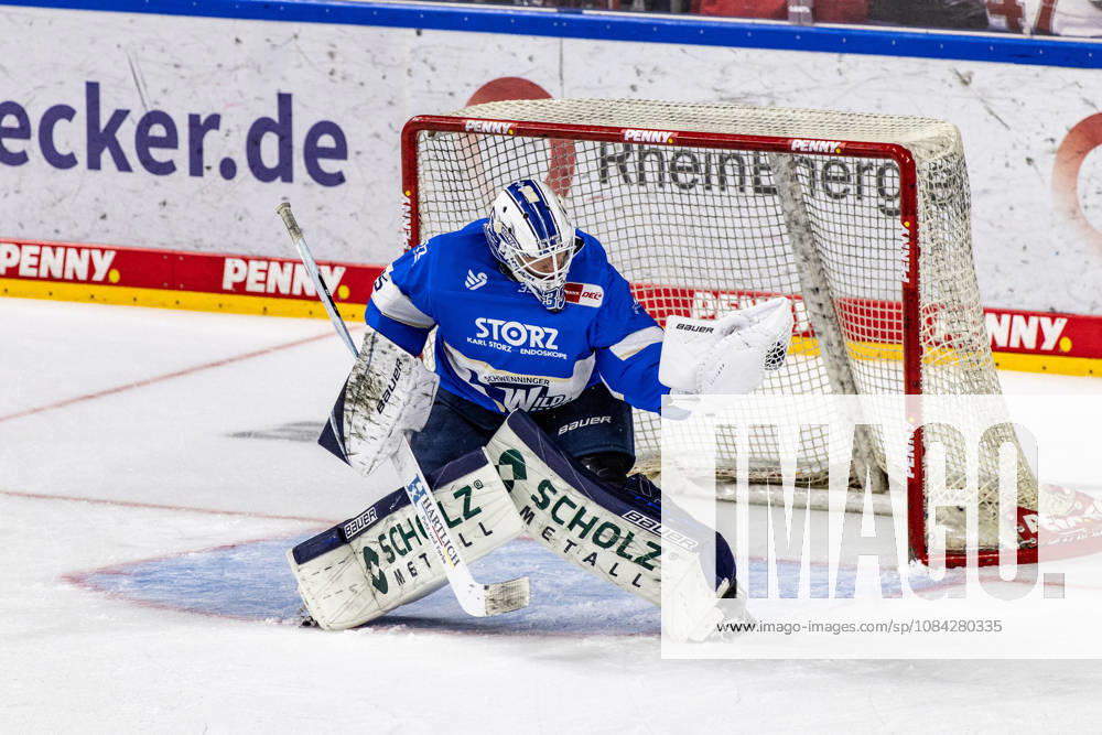 Simon Wolf (Schwenninger Wild Wings, 35) beim Warmup Koelner Haie vs. Schwenninger Wild Wings, Eishockey, Penny DEL, Spieltag 07, 2026 2027, 09.10.2026 Koelner Haie vs. Schwenninger Wild Wings, Eishockey, Penny DEL, Spieltag 07, 2026 2027, 09.10.2026 Koeln