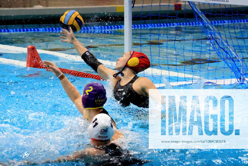 GER, DEU, Deutschland Wasserball Frauen ,Wasserbal Champion League Qualifikation, Saison 2026, Berlin, Spandau 04 vs. UVSE Carolina Haneke Siagter ( Spandau04 11 ), Szonja Golopencza ( UVSE 1 ), Tekla Aubeli ( UVSE 2 ) nordphoto GmbH Engler Berlin Schwimmhalle-Schoeneberg Berlin Deutschland