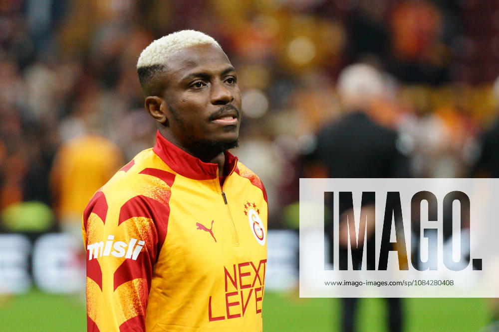 Victor Osimhen (C) of Galatasaray looks on before the Turkish Super League 2026 27 match between Galatasaray and Kasimpasa at RAMS Park Stadium in Istanbul, Turkey, on October 9, 2026. Sariyer Turkey - ZUMAu194 20261009_zip_u194_006