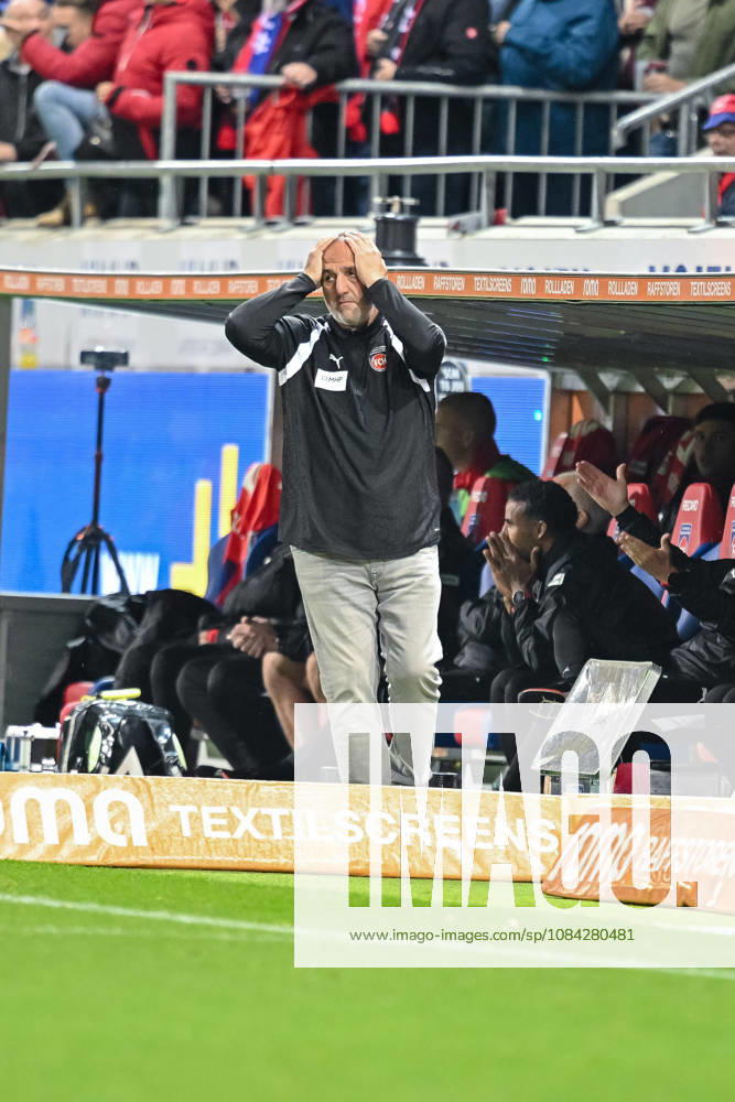 Trainer Frank Schmidt (1. FC Heidenheim 1846) gestikuliert, gestik waehrend des spiels der 2. Bundesliga zwischen 1. FC Heidenheim und 1. FC Kaiserslautern, Voith-Arena am 09. October 2026 in Heidenheim an der Brenz, Deutschland. (Foto von Harry Langer DeFodi Images) +++ Trainer Frank Schmidt (1. FC Heidenheim 1846) gestures during the 2nd Bundesliga match between 1. FC Heidenheim and 1. FC Kaiserslautern at Voith-Arena on October 9, 2026 in Heidenheim an der Brenz, Germany. (Photo by Harry Langer DeFodi Images) DFB DFL REGULATIONS PROHIBIT ANY USE OF PHOTOGRAPHS AS IMAGE SEQUENCES AND OR QUASI-VIDEO. (Photo by Harry Langer DeFodi Images) DFB DFL REGULATIONS PROHIBIT ANY USE OF PHOTOGRAPHS AS IMAGE SEQUENCES AND OR QUASI-VIDEO. -