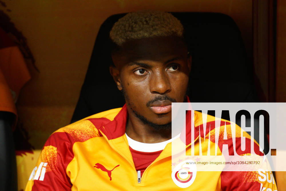 Victor Osimhen (C) of Galatasaray looks on before the Turkish Super League 2026 27 match between Galatasaray and Kasimpasa at RAMS Park Stadium in Istanbul, Turkey, on October 9, 2026. Sariyer Turkey - ZUMAu194 20261009_zip_u194_013