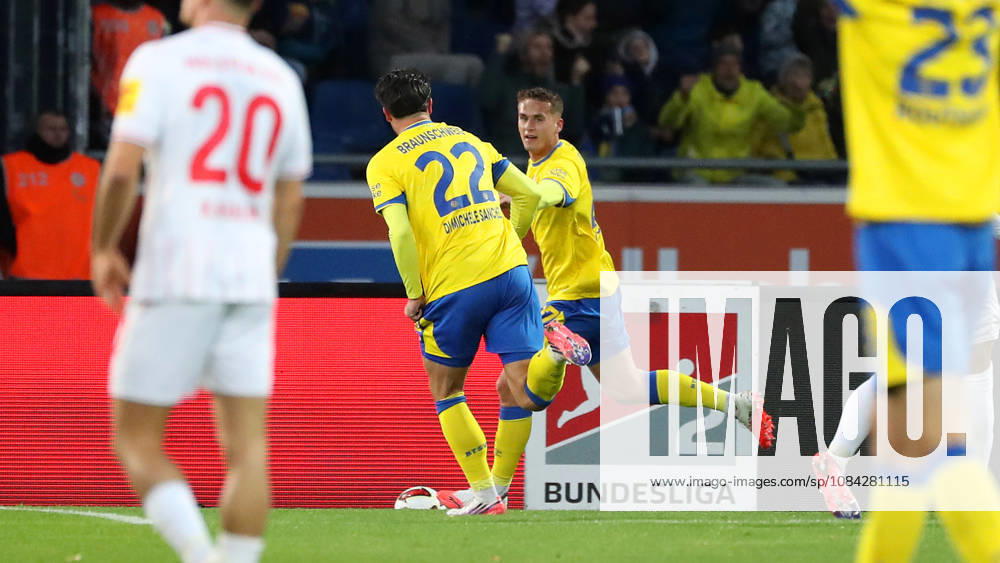 Braunschweig vs Kiel, 2. BL Braunschweig, 09.10.2026, Fußball, Herren, 2. BL, Saison 2026 2027, Eintracht Braunschweig vs. Holstein Kiel: Jan Urbich (Eintracht Braunschweig) jubelt mit Fabio Di Michele Sanchez (Eintracht Braunschweig) nach seinem Tor zum 1:0 Stadion an der Hamburger Straße Niedersachsen Deutschland