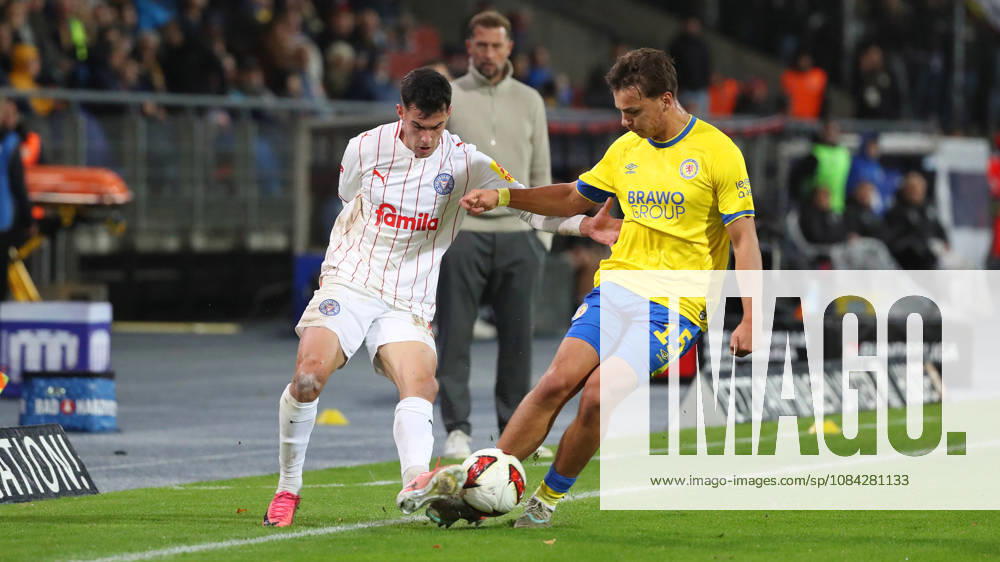 Braunschweig vs Kiel, 2. BL Braunschweig, 09.10.2026, Fußball, Herren, 2. BL, Saison 2026 2027, Eintracht Braunschweig vs. Holstein Kiel: Guillermo Balzi (Kiel), Max Marie (Eintracht Braunschweig) Stadion an der Hamburger Straße Niedersachsen Deutschland