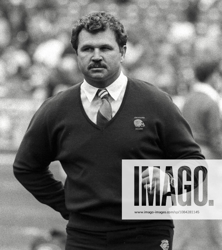 San Francisco, California, U.S - San Francisco 49ers vs. Chicago Bears at Candlestick Park Sunday, January 6, 1985. 49ers beat Bears 23-0 Conference Championship. Bears Head Coach Mike Ditka. NFL, American Football Herren, USA 1985: 49ers 23:0 Bears - ZUMAg52_ 19850106_zap_g52_013
