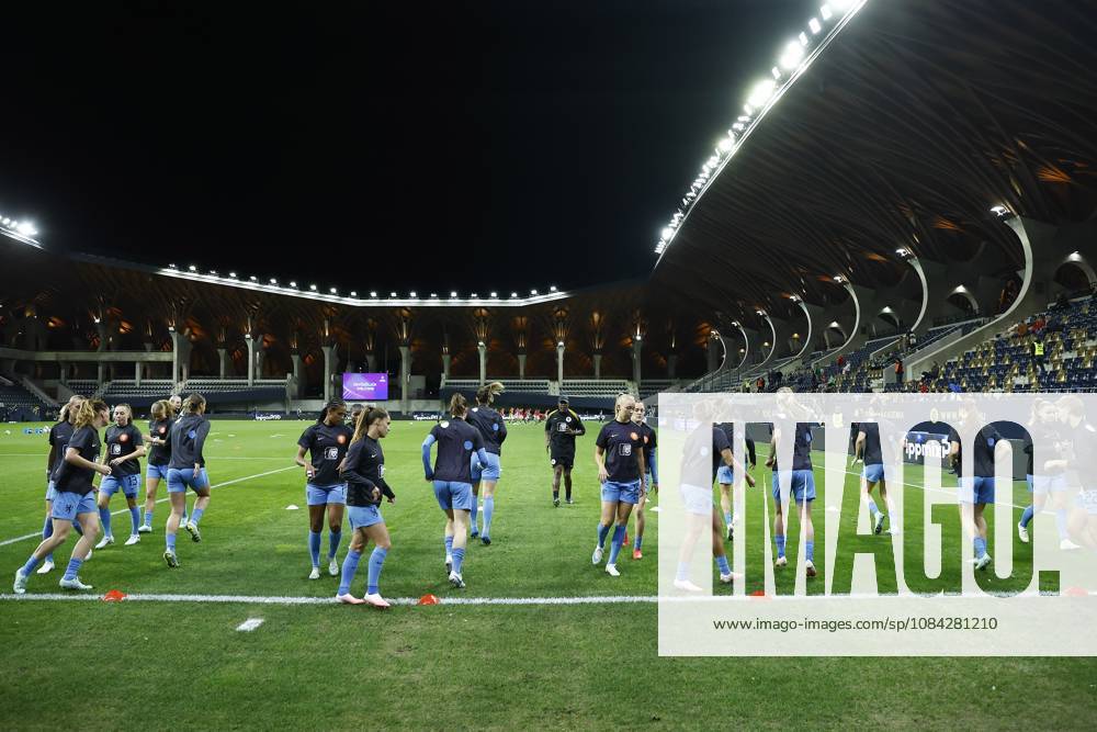 , Pancho Arena, season 2026 2027 , UEFA worldcup qualification football play-offs round 1 , match between Hungary and The Netherlands (women) 1st leg , Pictures shows Netherlands players during the warming up Hungary - Netherlands (women) x208074116x