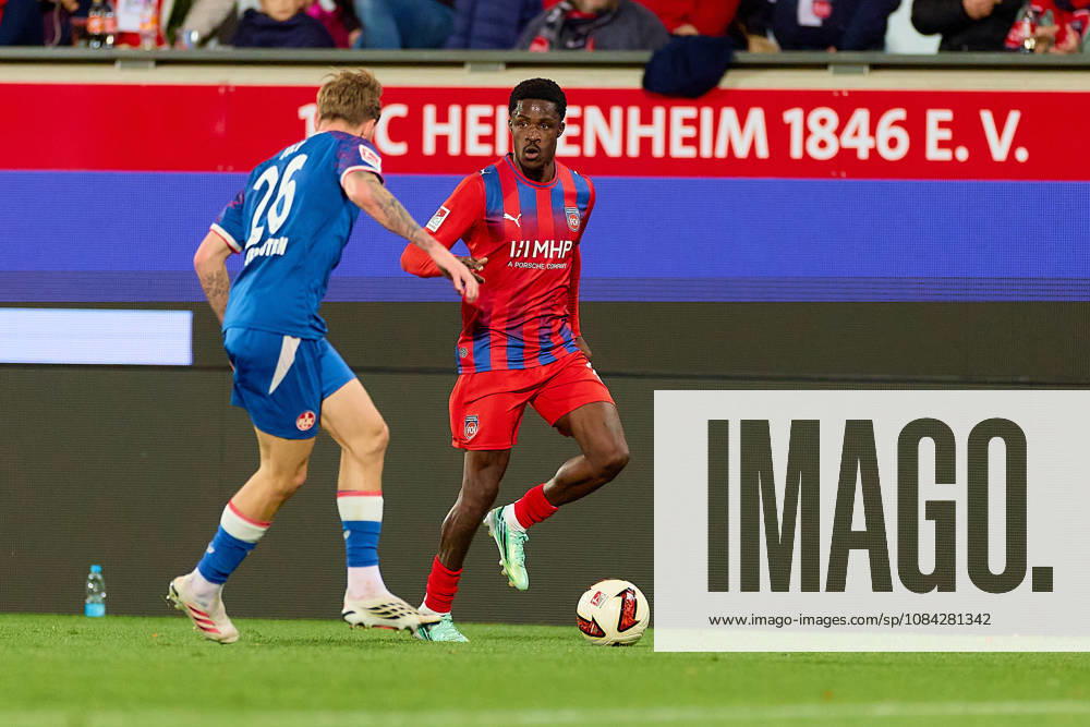 Zweikampf, Duell zwischen Paul Joly (1. FC Kaiserslautern, 26) und Christian Conteh (1.FC Heidenheim, 10) GER, 1. FC Heidenheim 1846 vs. 1. FC Kaiserslautern, Fussball, 2. Bundesliga, 7. Spieltag, Spielzeit 2026 2027, 09.10.2026 DFL regulations prohibit any use of photographs as image sequences and or quasi-video. GER, 1. FC Heidenheim 1846 vs. 1. FC Kaiserslautern, Fussball, 2. Bundesliga, 7. Spieltag, Spielzeit 2026 2027, 09.10.2026 Heidenheim an der Brenz