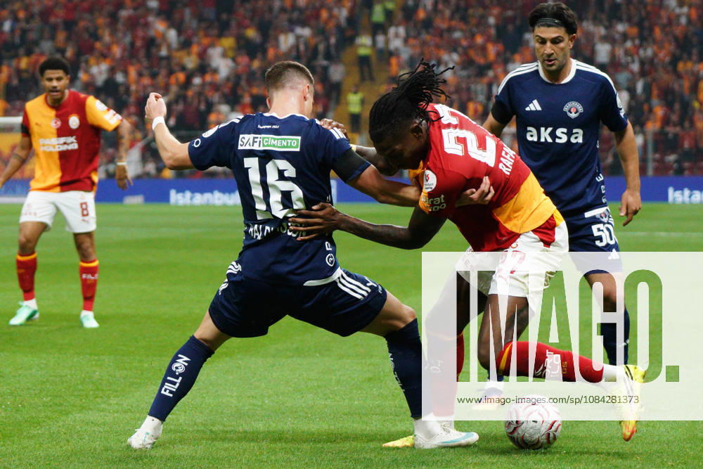 Rafael Leao (R) of Galatasaray in action against Andri Fannar Baldursson (L) of Kasimpasa during the Turkish Super League 2026 27 match between Galatasaray and Kasimpasa at RAMS Park Stadium in Istanbul, Turkey, on October 9, 2026. Sariyer Turkey - ZUMAu194 20261009_zip_u194_014
