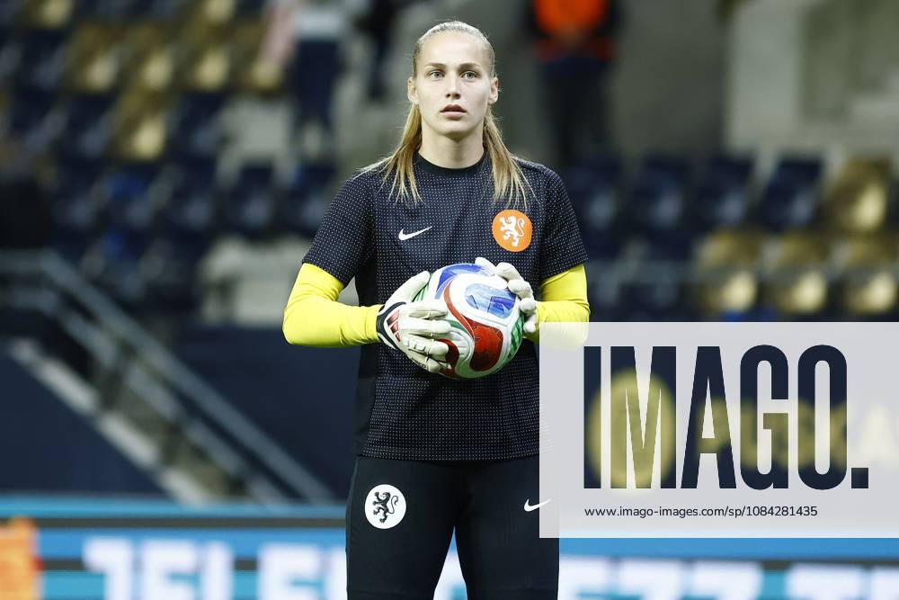 , Pancho Arena, season 2026 2027 , UEFA worldcup qualification football play-offs round 1 , match between Hungary and The Netherlands (women) 1st leg , Pictures shows Netherlands goalkeeper Regina van Eijk Hungary - Netherlands (women) x208074265x