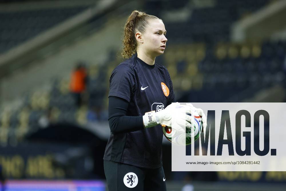 , Pancho Arena, season 2026 2027 , UEFA worldcup qualification football play-offs round 1 , match between Hungary and The Netherlands (women) 1st leg , Pictures shows Netherlands goalkeeper Daniëlle de Jong Hungary - Netherlands (women) x208074276x