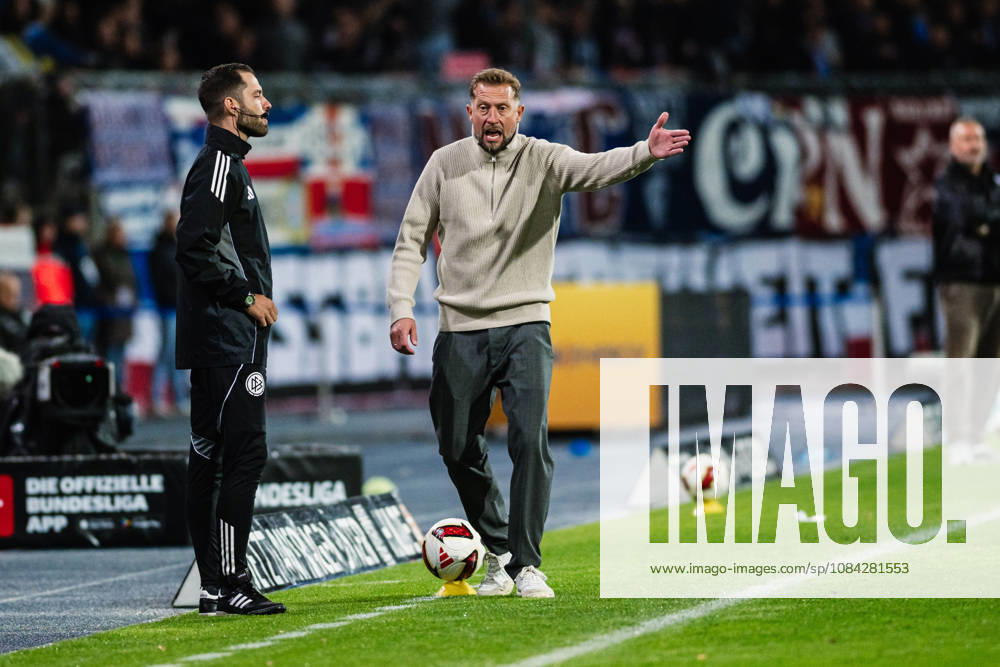 2. Bundesliga: Eintracht Braunschweig vs. Holstein Kiel, 09.10.2026 Lars Kornetka (Trainer Eintracht Braunschweig) brüllt, schreit, ruft; Fußball, 2. Bundesliga, 7. Spieltag: Eintracht Braunschweig vs. Holstein Kiel am 09.10.2026 im Eintracht-Stadion, Braunschweig DFL REGULATIONS PROHIBIT ANY USE OF PHOTOGRAPHS AS IMAGE SEQUENCES AND OR QUASI-VIDEO.